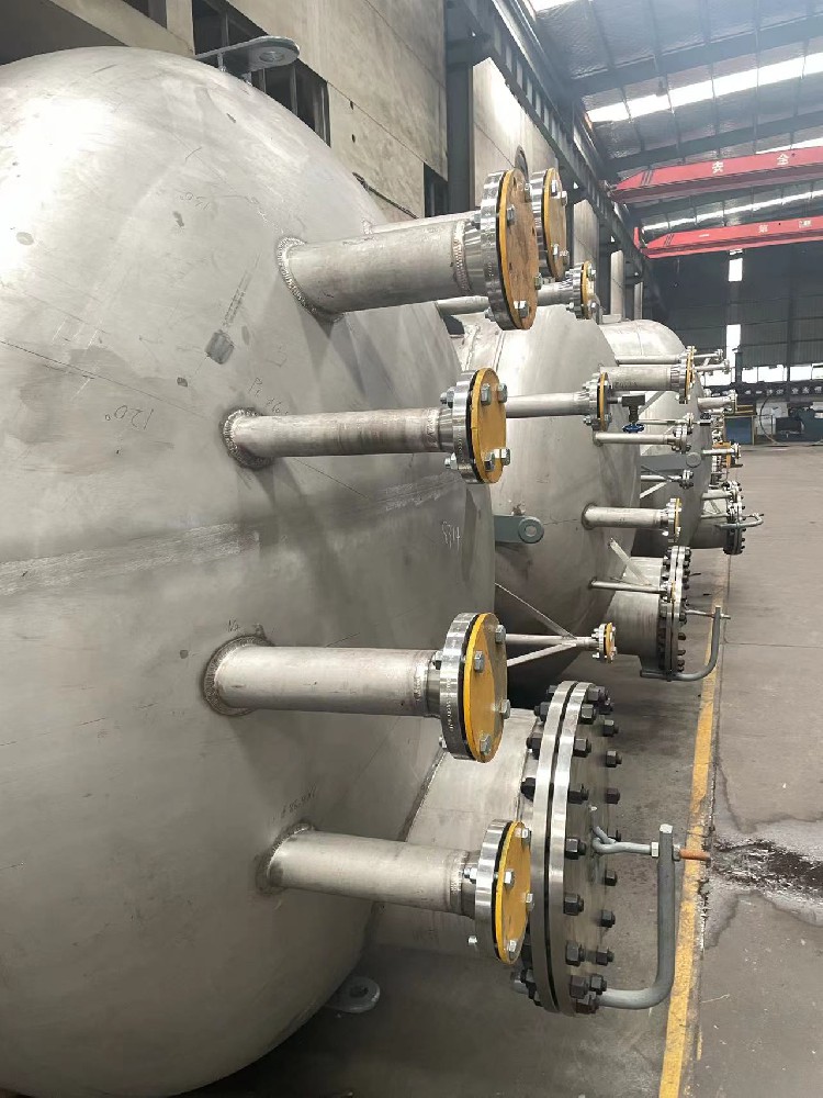 Electrolytic buffer tank is about to be shipped to customer's factory # Pressure vessel # Factory photo # Manufacturing industry